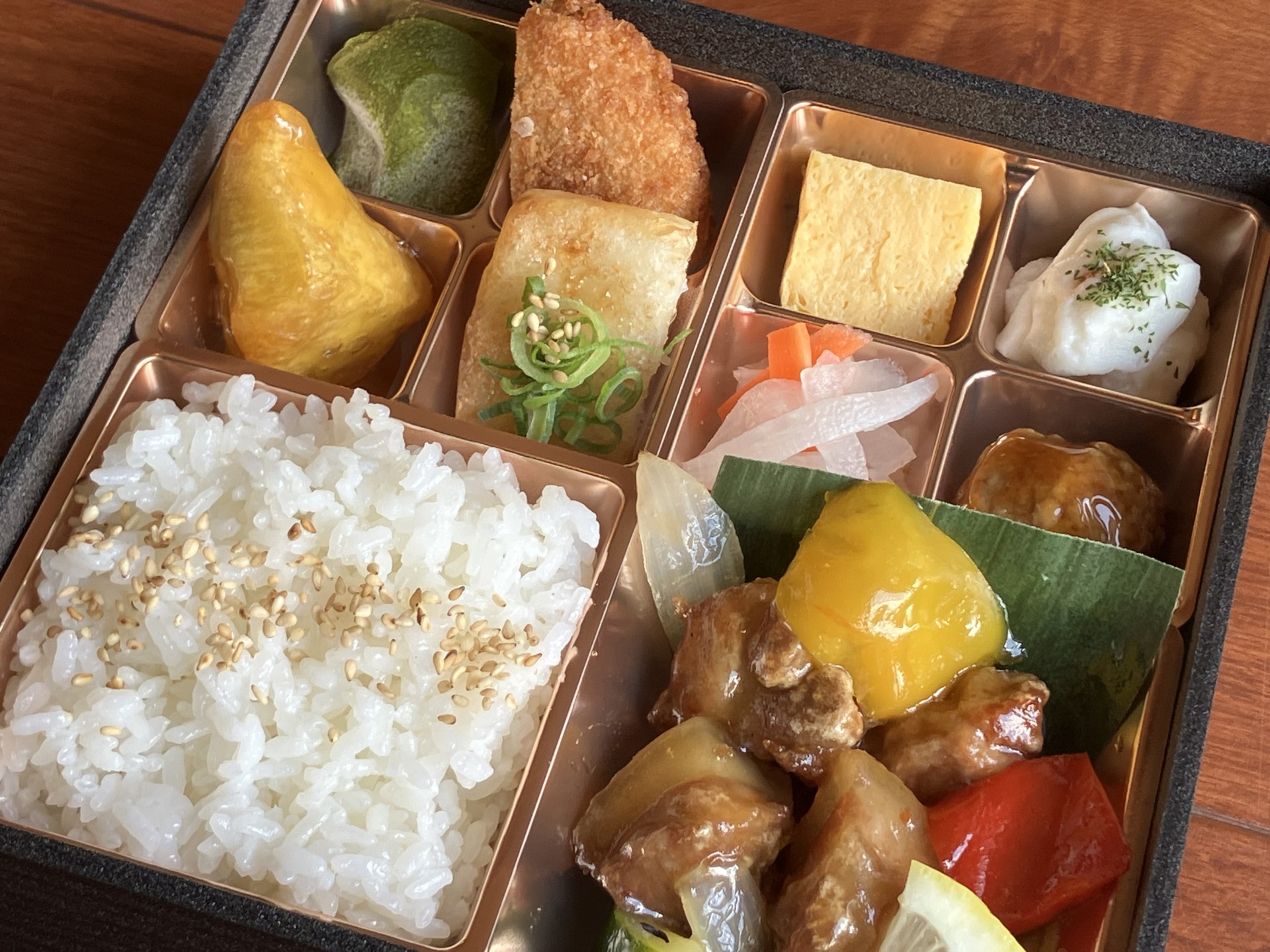 ご依頼に合わせて用意した中華風弁当